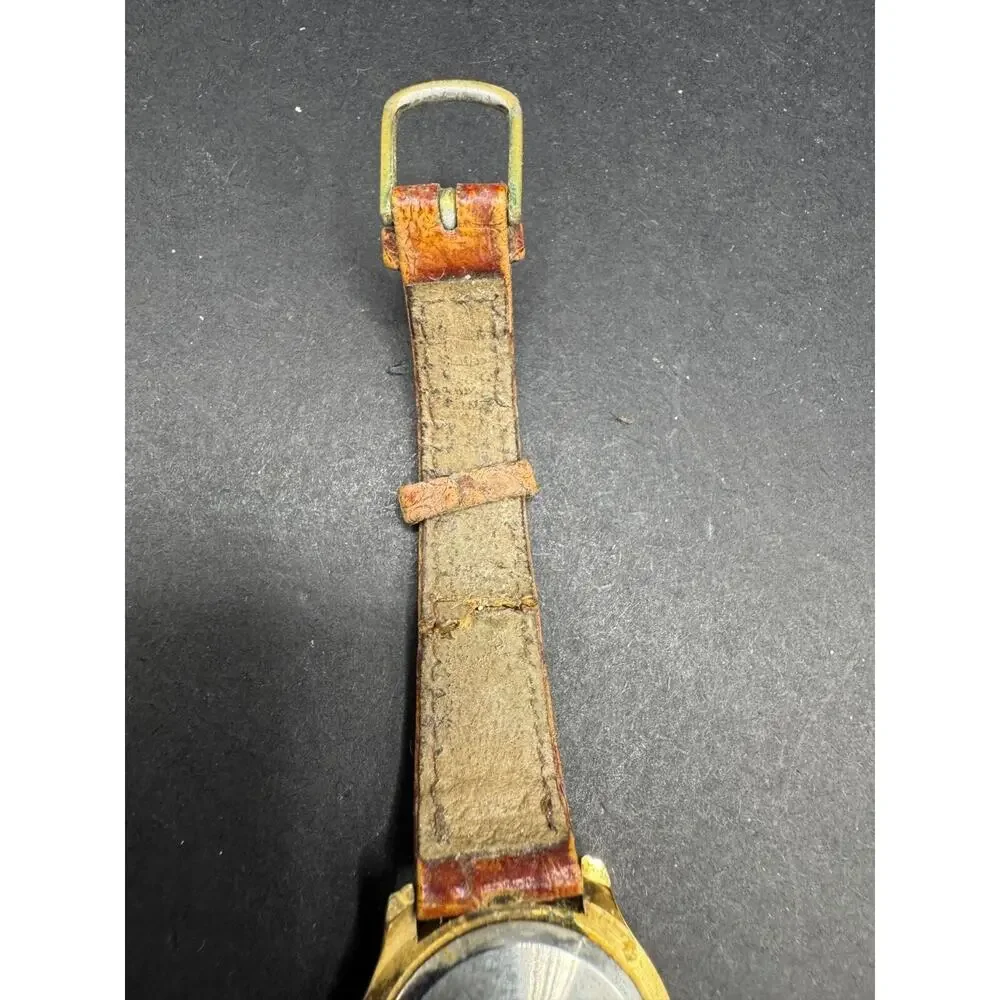Vintage Fossil Collection Quartz Retro-Age Watch Gold Tone Brown Leather Strap
